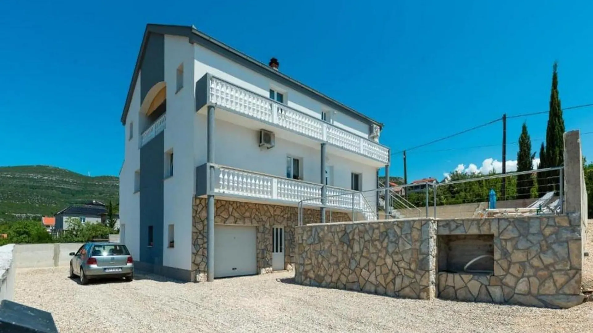 Three Bedroom Apartment With Terrace And Swimming Pool ゴルニ・カリン クロアチア