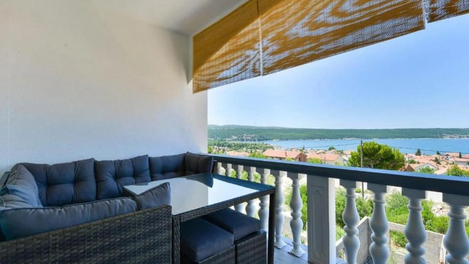 Three Bedroom Apartment With Terrace And Swimming Pool ゴルニ・カリン クロアチア